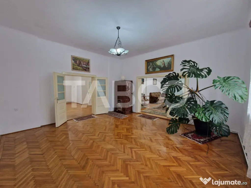 Apartament central 4 camere spatiu comercial garaj si pivnit - Sibiu (Sibiu)