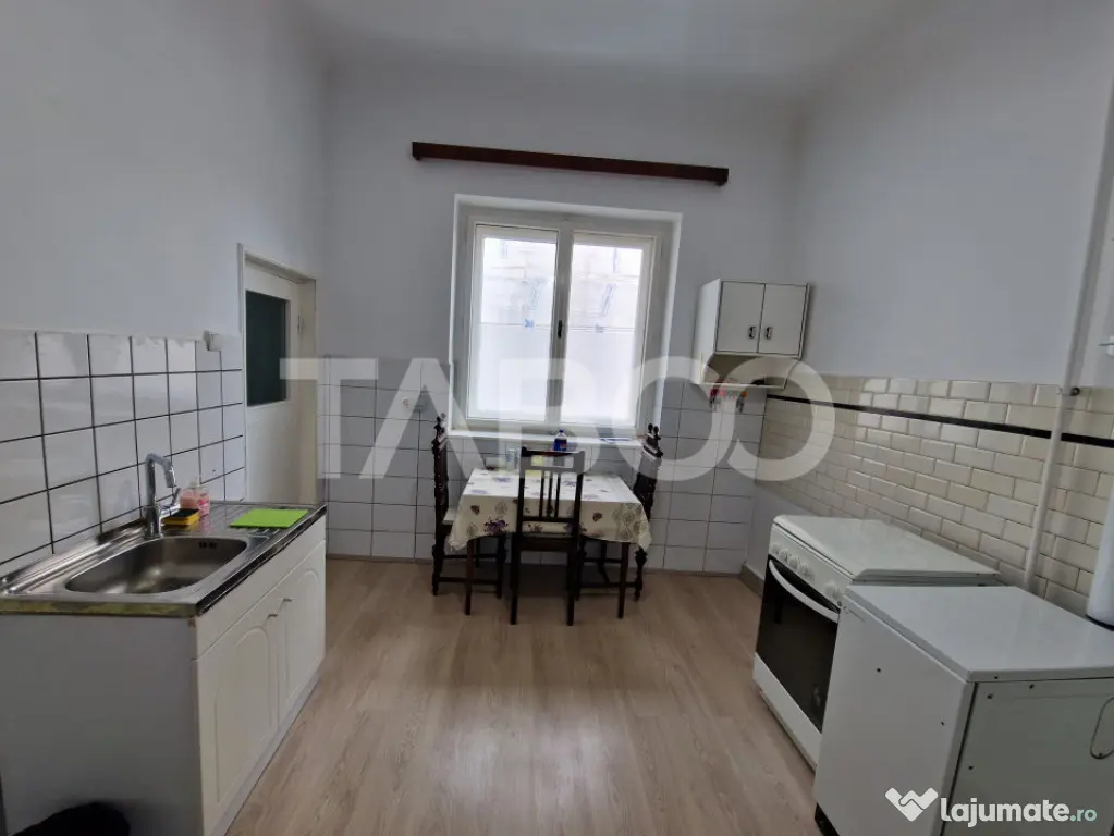 Apartament central 4 camere spatiu comercial garaj si pivnit - Sibiu (Sibiu)