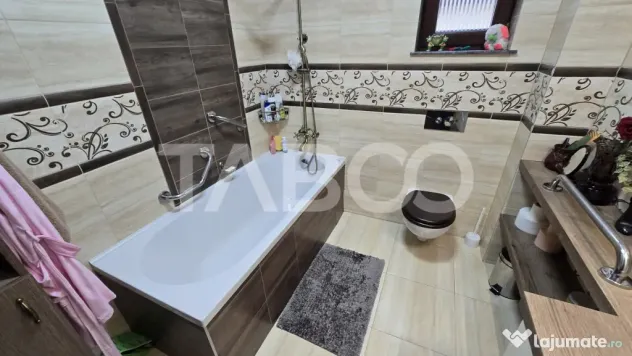 Casa individuala cu 10 camere si 530mp curte libera in zona - Sibiu (Sibiu)
