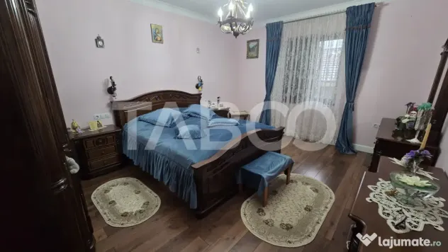 Casa individuala cu 10 camere si 530mp curte libera in zona - Sibiu (Sibiu)