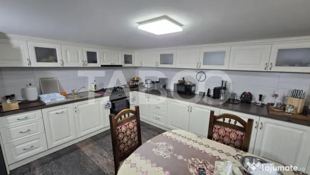Casa individuala cu 10 camere si 530mp curte libera in zona - Sibiu (Sibiu)
