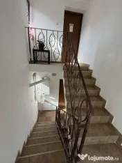 CLĂDIRE COMERCIALĂ DE VÂNZARE – 3 NIVELE, ÎN CENTRUL O 