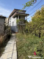 CLĂDIRE COMERCIALĂ DE VÂNZARE – 3 NIVELE, ÎN CENTRUL O 