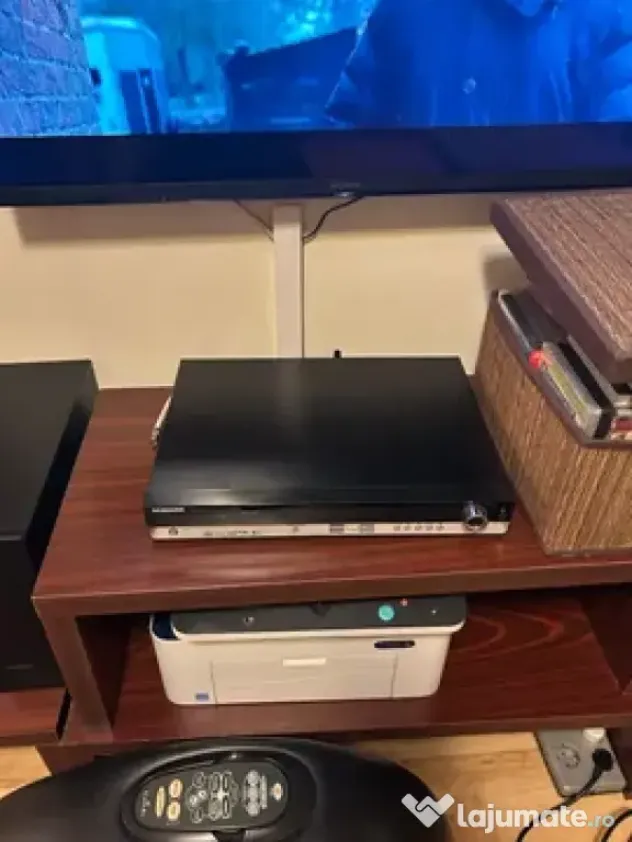 Vând Sistem Home Cinema Samsung 4 boxe + subwoofer + telecomandă Harmony