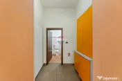 Spațiu comercial cu ampasare la cativa pasi de Primarie-Episcopiei 1
