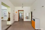 Spațiu comercial cu ampasare la cativa pasi de Primarie-Episcopiei 1