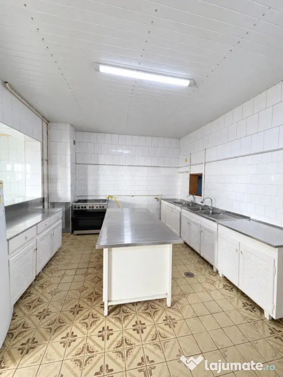 Complex hotelier, 1300 mp, teren 700 mp, zona Cornesti - Cornesti (Cluj)