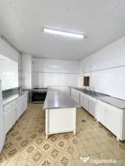 Complex hotelier, 1300 mp, teren 700 mp, zona Cornesti 
