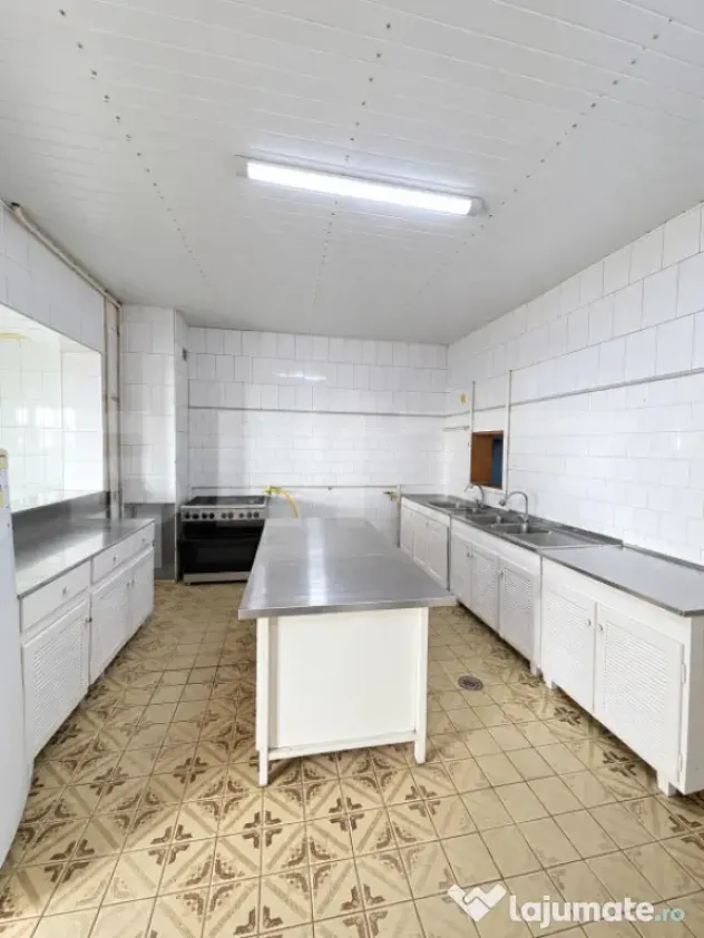 Complex hotelier, 1300 mp, teren 700 mp, zona Cornesti - Cornesti (Cluj)
