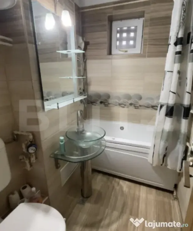 Apartament decomandat cu 2 camere, 50 mp și loc de parcare - Pitesti (Arges)