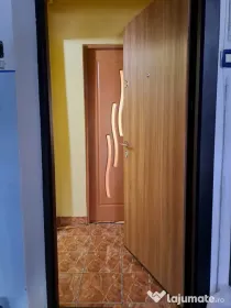 Vand apartament 3 camere Micro 15