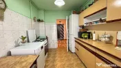 Apartament cu 3 camere de vanzare, boxa, zona Take Ionescu, Timisoara