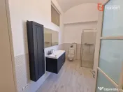 Apartament cu 3 camere de inchiriat in Piata Libertatii 