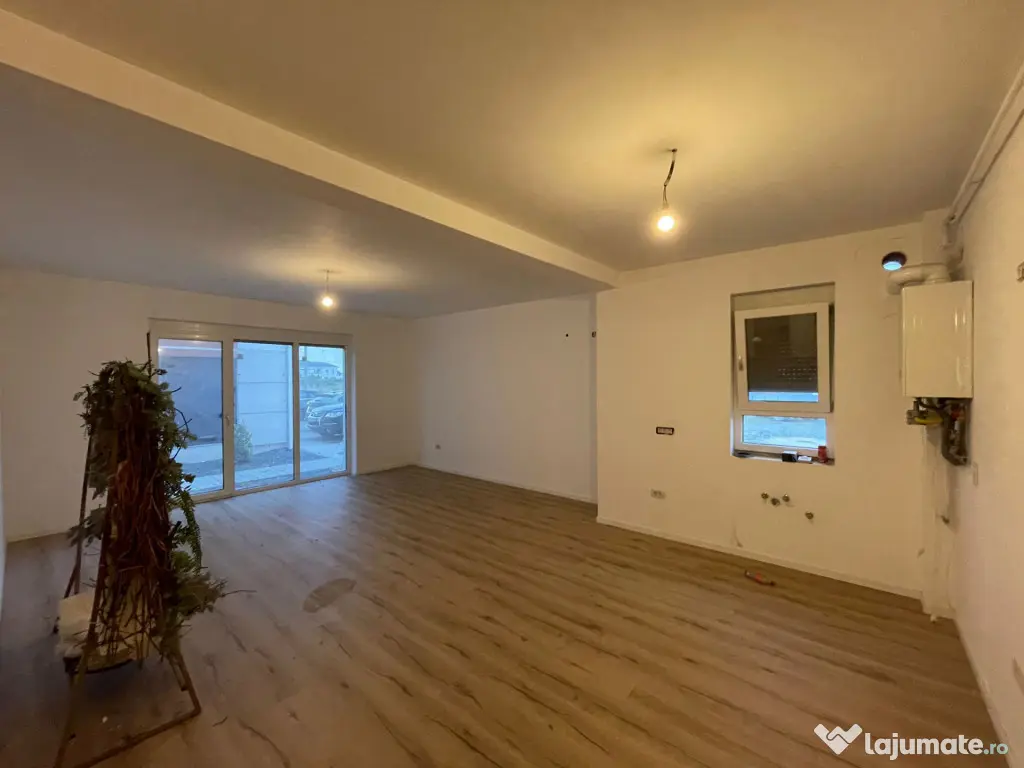 SPATIU COMERCIAL DE VANZARE | DUMBRAVITA | 112 MP | 5 PARCAR - Dumbravita (Timis)
