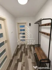Apartament de vanzare cu 3 camere, 2 bai, zona Soarelui 