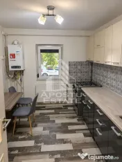 Apartament de vanzare cu 3 camere, 2 bai, zona Soarelui 