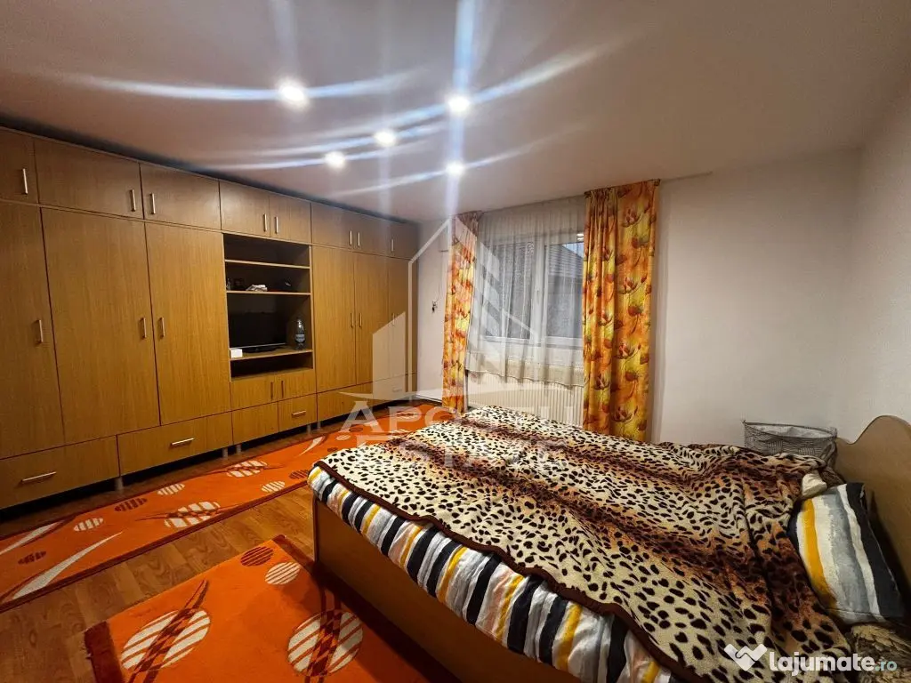 Inchiriez casa cu 2 apartamente ptr muncitori curte, zona Al. Ghirodei - Ghiroda (Timis)