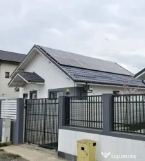 Proprietar – Închiriez casă  în Comuna Berceni | Fotovoltaice & Curte 400mp.