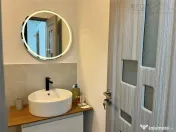 Apartament 2 camere la prima ,curte-zona Sinaia, centru