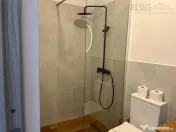 Apartament 2 camere la prima ,curte-zona Sinaia, centru