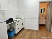 Apartament 2 camere la prima ,curte-zona Sinaia, centru