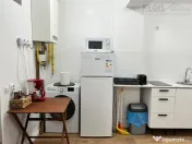 Apartament 2 camere la prima ,curte-zona Sinaia, centru