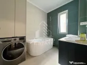 Duplex despartit prin camera tehnica! 