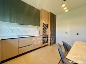 Duplex despartit prin camera tehnica! 