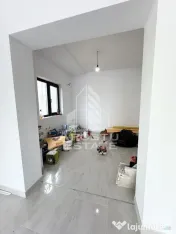 Duplex cu 5 camere si 3 bai, complet finalizat, disponibil imediat. 