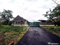 Casă veche de vânzare în Pesac, teren 1.439 mp.