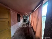 Casă veche de vânzare în Pesac, teren 1.439 mp. 