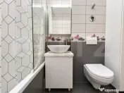 Apartament modern cu 3 camere, șemineu, 2 balcoane și parc 