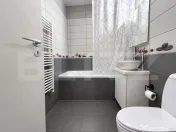 Apartament modern cu 3 camere, șemineu, 2 balcoane și parc 