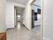 Apartament modern cu 3 camere, șemineu, 2 balcoane și parc 
