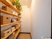 Studio de 47 mp utili, etaj 1, mobilat, cu loc de parcare, 