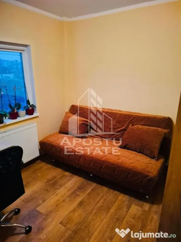 Apartament 4 camere, zona Confectii - Arad (Arad)