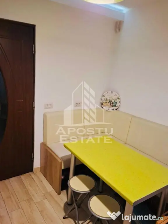 Apartament 4 camere, zona Confectii - Arad (Arad)