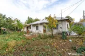 Straulesti - str. Pietrosita nr. 10, Casa demolabila cu teren 388 mp