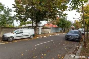 Straulesti - str. Pietrosita nr. 10, Casa demolabila cu teren 388 mp