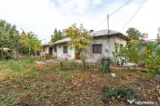 Straulesti - str. Pietrosita nr. 10, Casa demolabila cu teren 388 mp