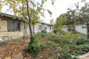 Straulesti - str. Pietrosita nr. 10, Casa demolabila cu teren 388 mp
