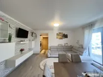 De inchiriat- Apartament 2 camere, 50 mp utili, garaj, - Gir