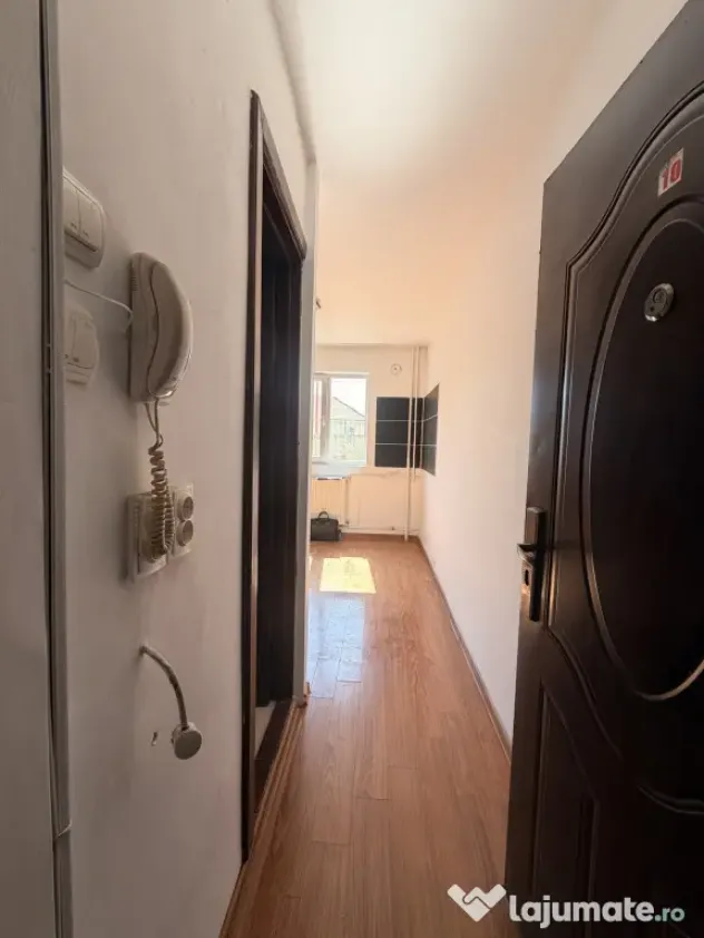 Garsoniera 13 mp, renovata, parter - Dambovita - Timisoara (Timis)