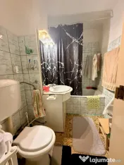 Apartament decomandat cu 3 camere, 2 bai - zona Lipovei 