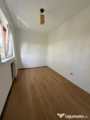 Apartament cu 3 camere, etaj 3, semidecomandat - Dacia