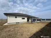 Casa individuala, 4 camere, 105 utili, 580 teren- Sanmihaiu 