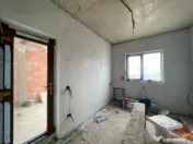 Duplex 5 camere despartit prin garaj - Mosnita Noua 