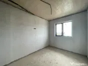 Duplex 5 camere despartit prin garaj - Mosnita Noua 
