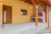 Casa renovata cu 1.500 mp teren, Sanpetru, Brasov 