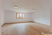 Casa renovata cu 1.500 mp teren, Sanpetru, Brasov